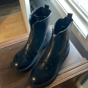 Kohls SO zipper up black boots.  Size 9 worn once